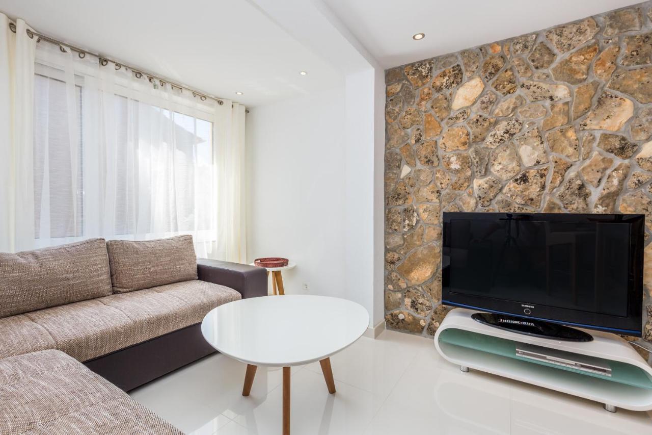Tin 1 Apartment Vrbnik  Exterior photo